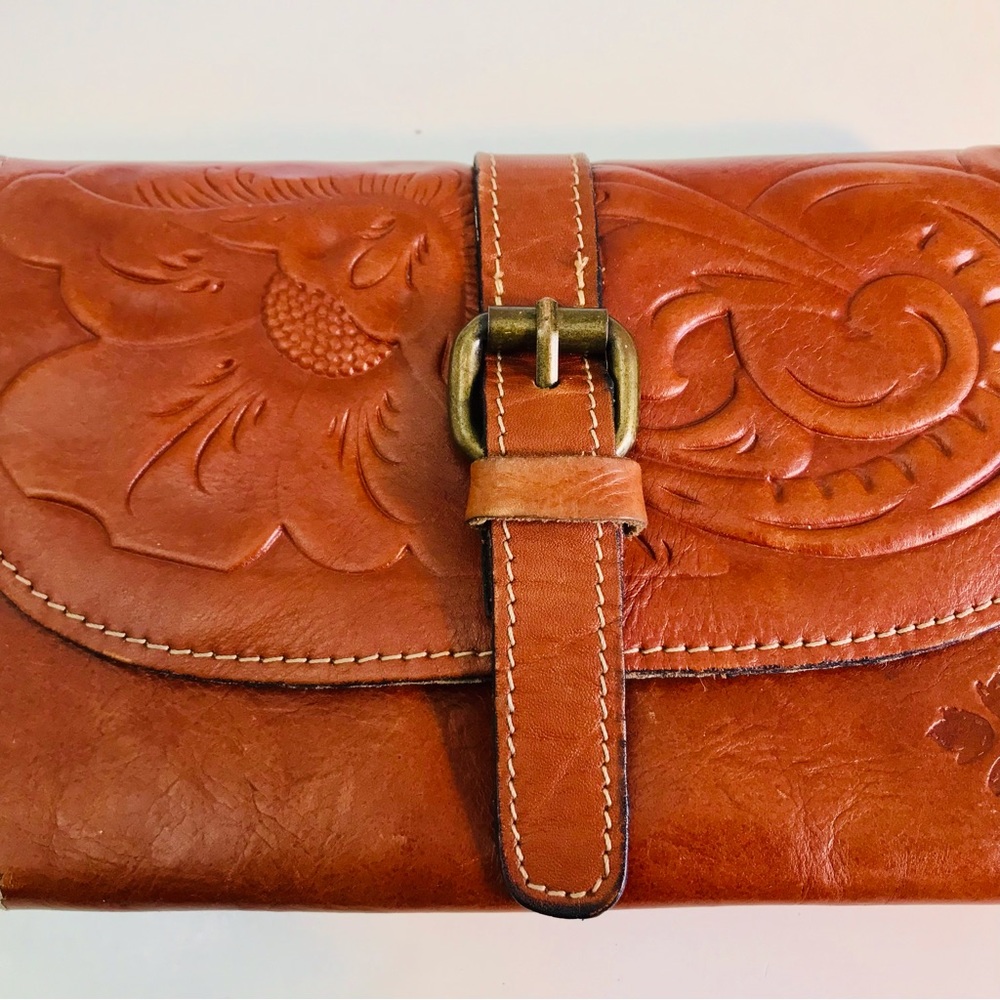 Patricia Nash Florence Tooled Gold Brown Whiskey Torri Clutch - Picture 2 of 8